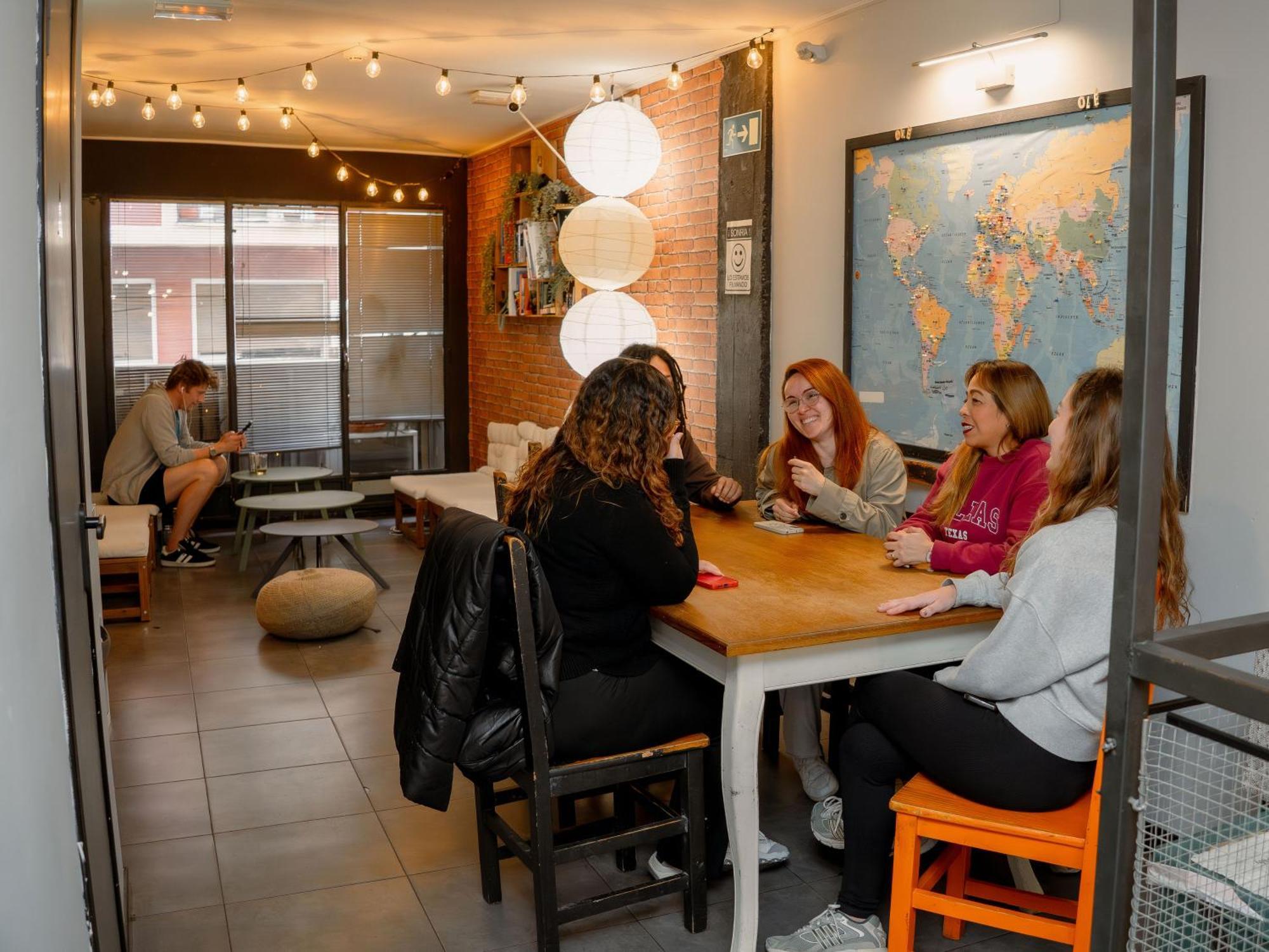 Ole Backpackers Hostel - Alicante — Photos 2